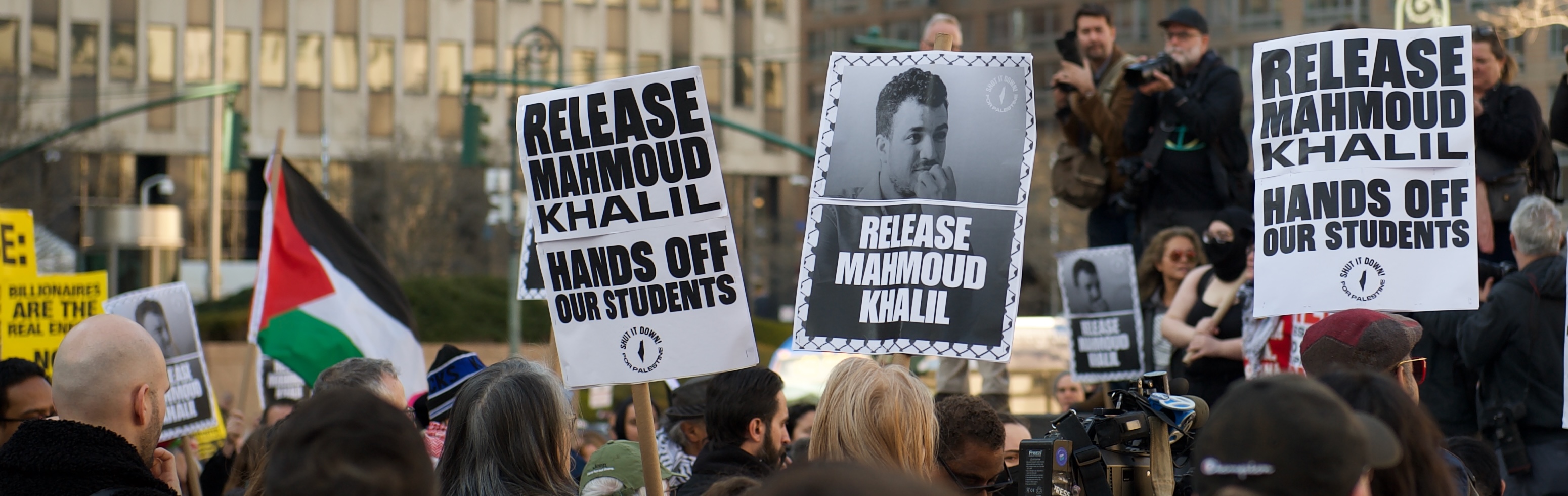 Photograph of a protest in New York City, demanding the release of Mahmoud Khalil.